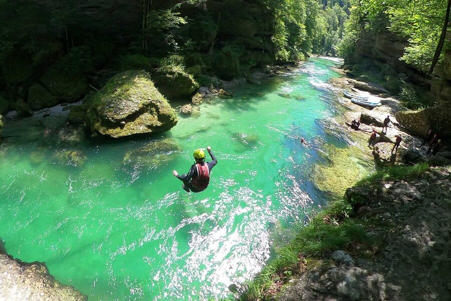 Adventurous rafting tour on the Salza - pure whitewater action! - The short transfer to the Salza