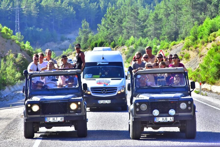 Alanya/Antalya: Buggy, Jeep, Rafting, & Zipline Tour + lunch - The middle run and the optional jump platform