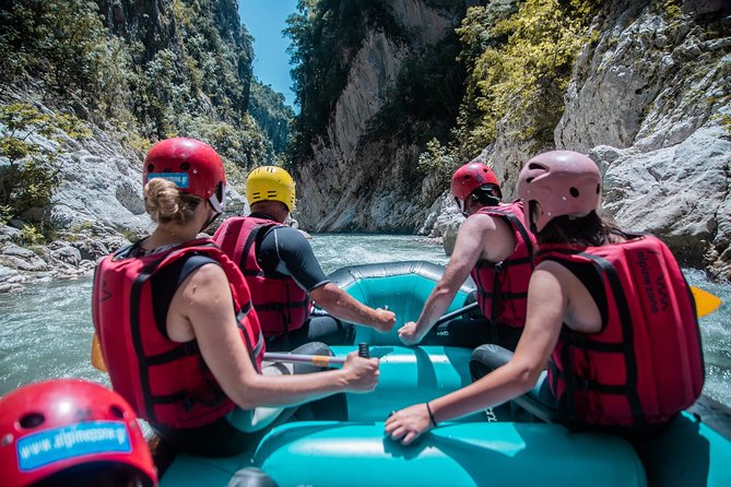 Arachthos white water river Rafting: Plaka's Bridge- Tzari - Class II and III rapids, with enough challenge for beginners