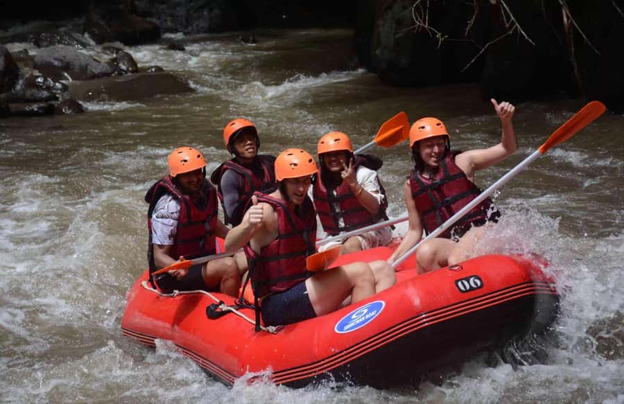 Bali: Ayung River White Water Rafting with Buffet Lunch - The useful comforts after you leave the water