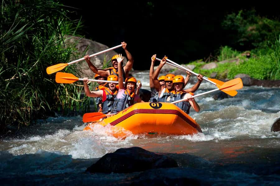 Bali: White Water Rafting, Lunch and Private Pickup - Lunch, lockers, and the practical value of the package