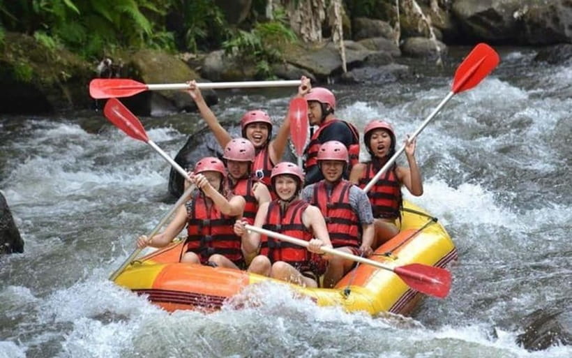 Bali: White Water Rafting, Monkey Forest & Tanah Lot Sunset - Lunch above the river valley