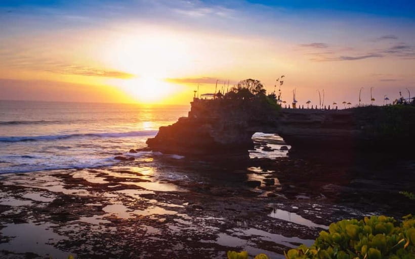 Bali: White Water Rafting, Monkey Forest & Tanah Lot Sunset - Watching Tanah Lot turn dark against the sea