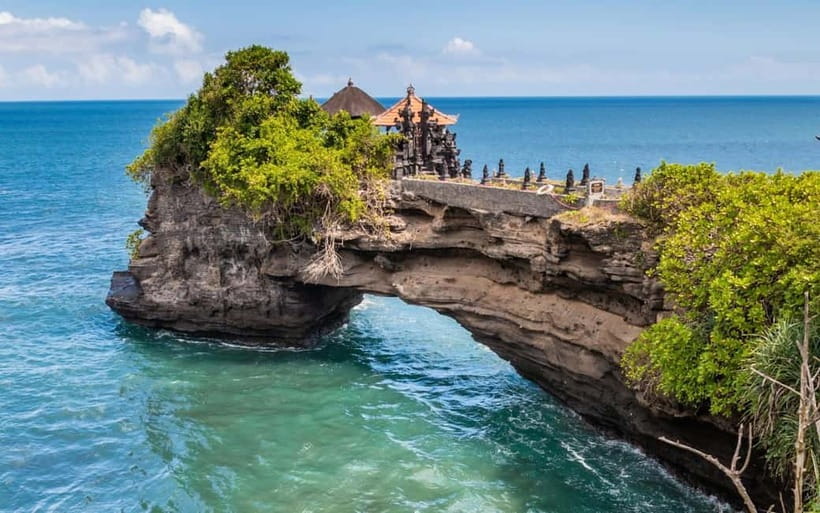 Bali: White Water Rafting, Monkey Forest & Tanah Lot Sunset - Taking on the Ayung River rapids