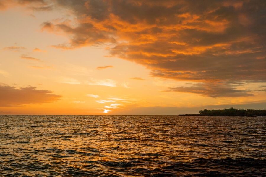 Big Island: Kona Super Raft Sunset Cruise - From Ilima Court to Kailua Kona Pier