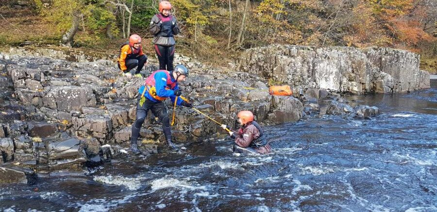 Bowlees: Guided White Water Tubing Adventure - Walking from the car park to the river