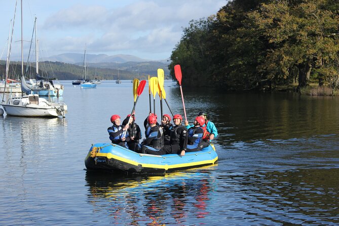 Brilliant White Water Rafting in the Lake District UK - Working as a raft team