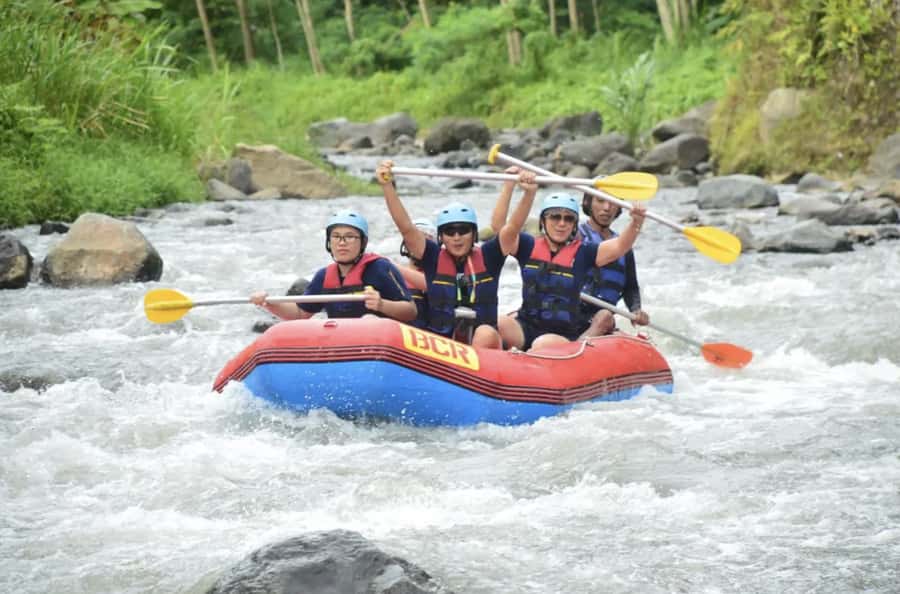 Bukit Cilli Rafting: Longest track rafting without stairs up - Reaching the Muncan Street starting point