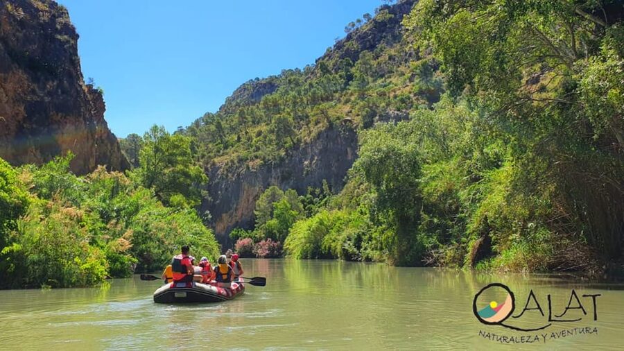 Calasparra: Almadenes Canyon Rafting Tour & Visit 3 Caves - Rafting through Almadenes Canyon