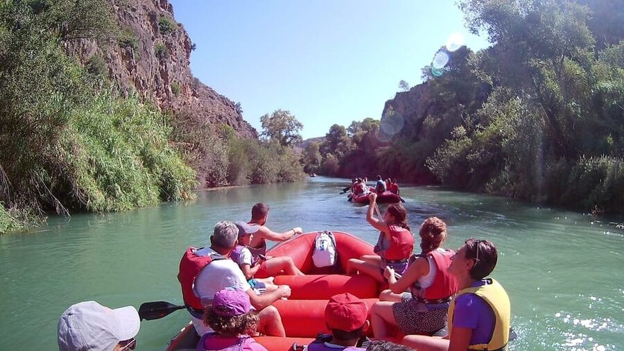 Calasparra: Almadenes Canyon Rafting Tour & Visit 3 Caves - How the morning works