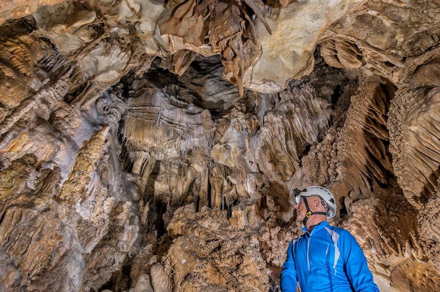 Calasparra: Almadenes Canyon Rafting Tour & Visit 3 Caves - Guides, language, and group atmosphere
