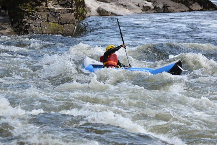 Canoa Raft - Learning the basics before the current picks up