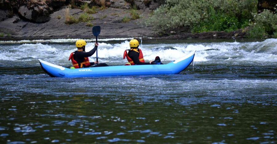 Canoa Raft - Getting fitted for the Minho River