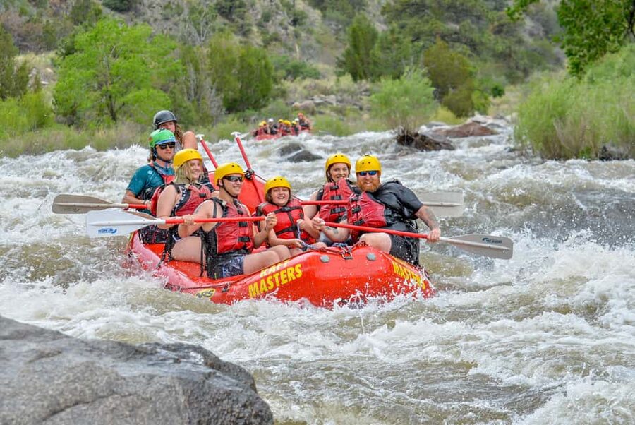 Cañon City: Bighorn Rafting With Lunch, Wetsuit and Photos - The 25-Minute Ride to the River