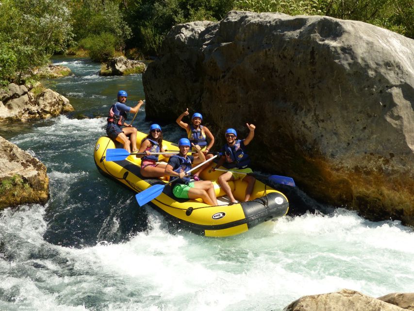 Cetina River: Rafting and Cliff Jumping Tour - Safety briefing and choosing your equipment