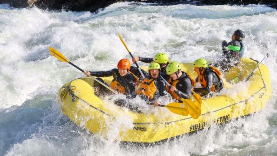 Dagali: Extreme Rafting Experience - The safety briefing and guide support