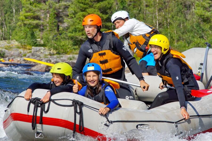 Dagali: Family Rafting Adventure - Ninety minutes of easy waves and grade 2 rapids