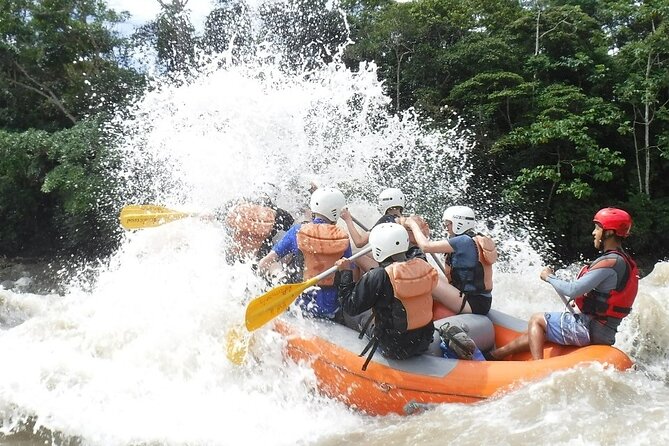 Day rafting experience from Tena with lunch - Getting ready for the first rapids