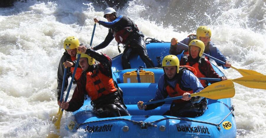 East Glacial River Extreme Rafting - Sixteen kilometers through the glacial canyon