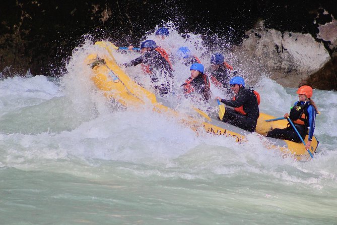 Elaho Whitewater Experience - Rapids, waves, and time to look around