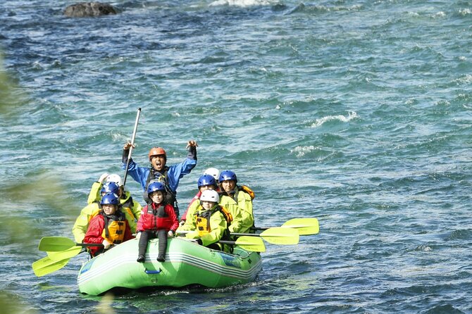 Family Rafting Grade 2 - Land instruction makes the first rapid less daunting