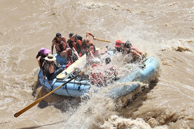 Fisher Towers Rafting Full-Day Trip from Moab - Lunch on a riverside beach