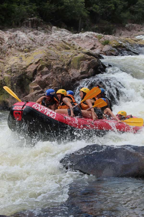 Florianópolis: RAFTING AVENTURA - Fruit, rock jumps, and time to enjoy the river