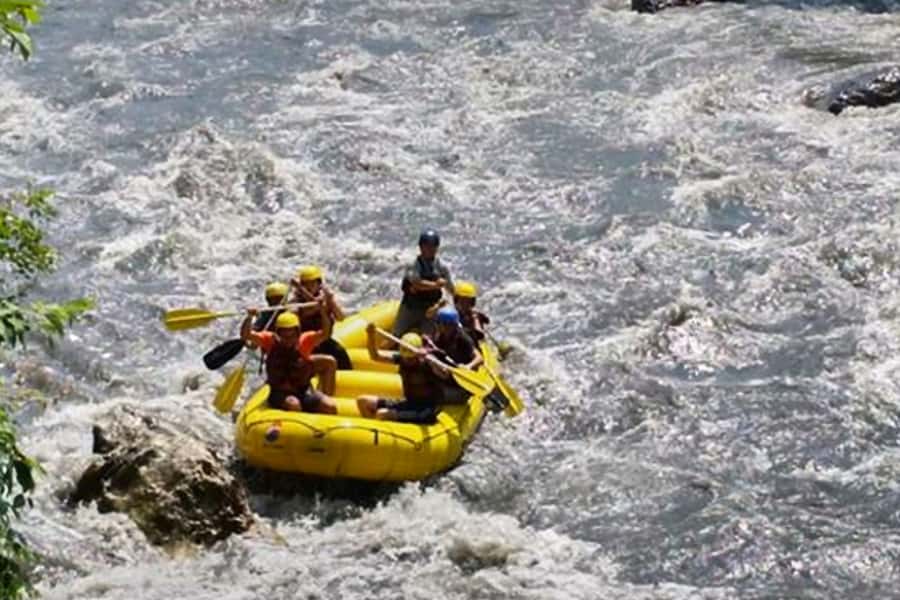 From Bogota: White Water Rafting Experience - What the ride feels like on Class 3 or 4 water