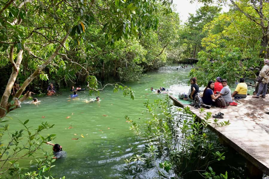 From Krabi: 2-Day Cheow Lan Lake with Overnight Raft Stay - The early drive from Krabi to southern Thailand’s interior