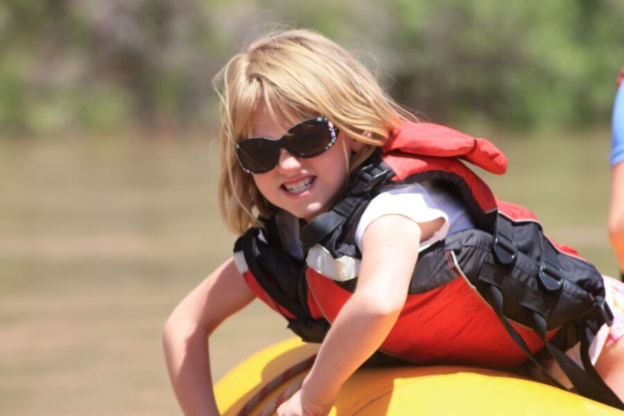 From Moab: Canyonlands 4x4 Drive and Colorado River Rafting - Lunch beside the Colorado River