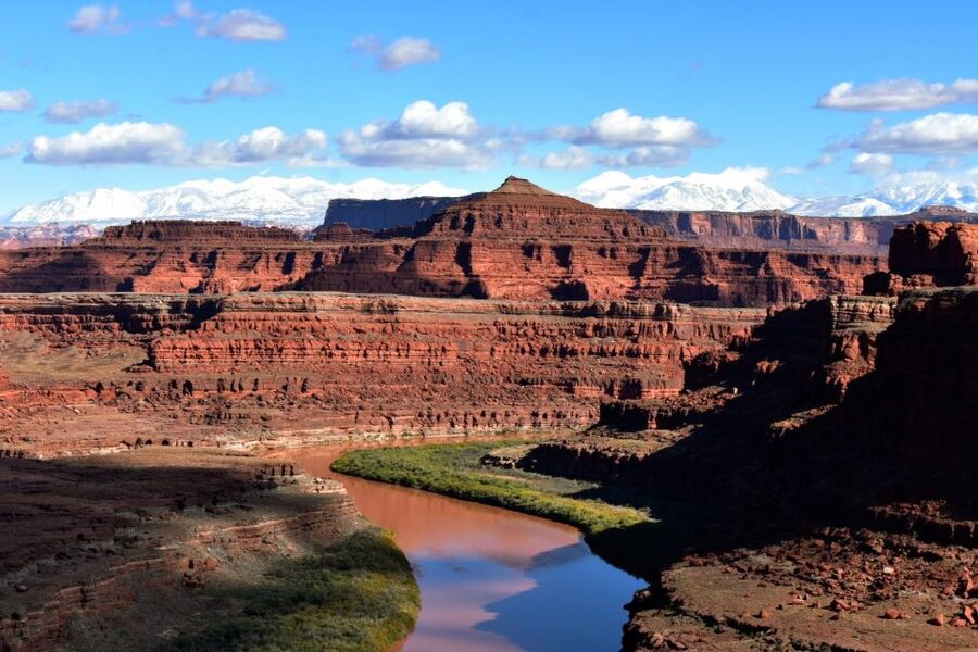 From Moab: Canyonlands 4x4 Drive and Colorado River Rafting - A calm Colorado River trip with a few splashes