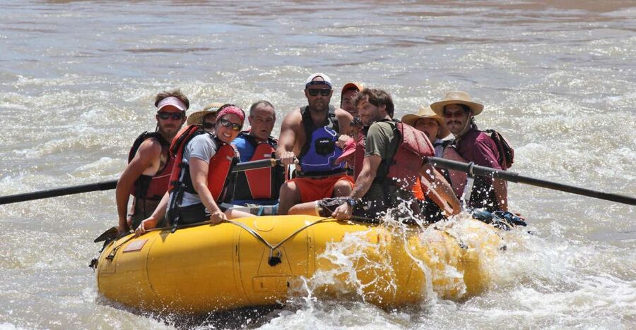 From Moab: Canyonlands 4x4 Drive and Colorado River Rafting - Morning views from Island in the Sky