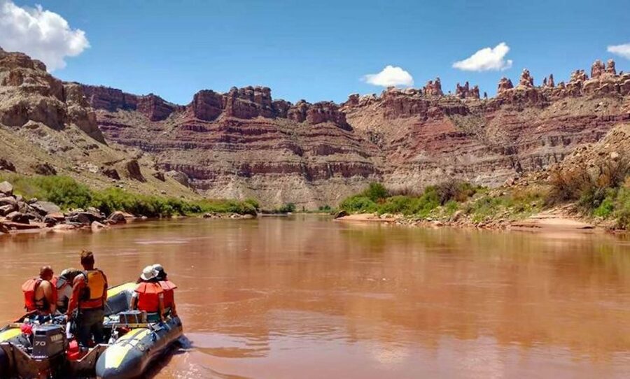 From Moab: Cataract Canyon Whitewater Rafting Experience - Starting gently on the Colorado River
