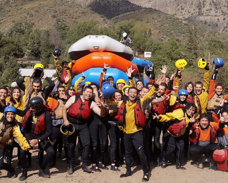 From Santiago: Rafting in the Maipo Canyon - Changing, warming up, and collecting the photos