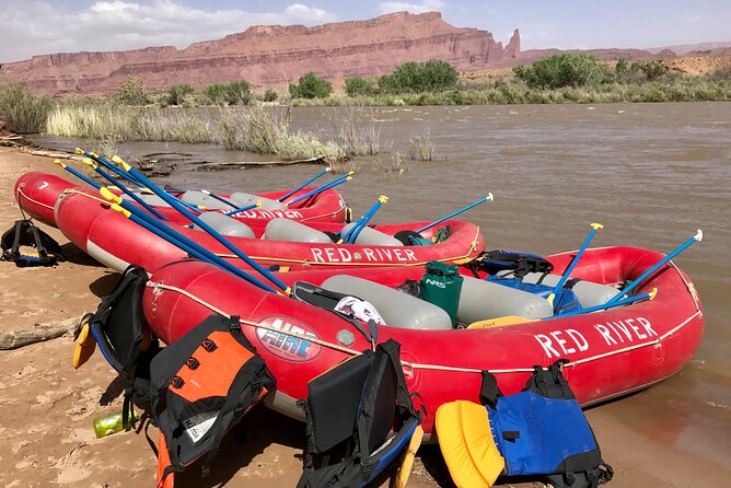 Full day Fisher Towers Rafting - Moab - A closer look at the small-group format