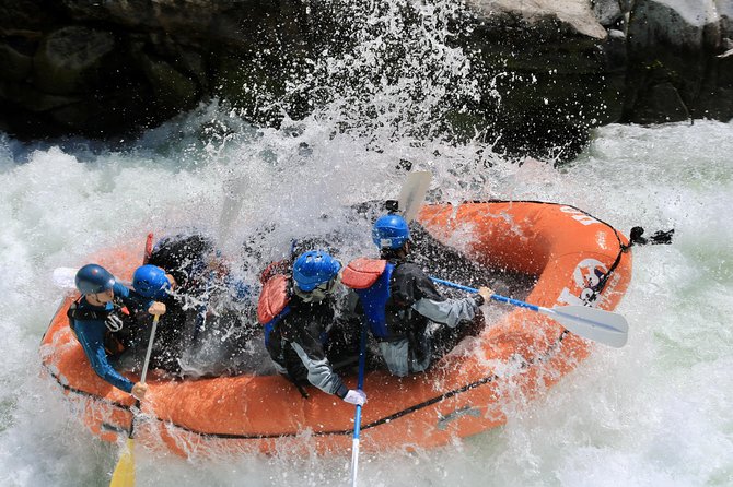Full-Day Whitewater Rafting Trip on Middle Fork from Auburn (Class 3-4) - Calm water, rock jumps, and a riverside lunch