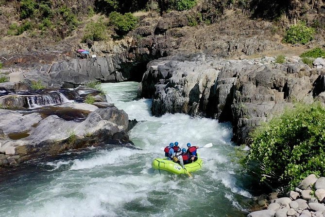 Full-Day Whitewater Rafting Trip on Middle Fork from Auburn (Class 3-4) - Good Morning and the rush toward Tunnel Chute