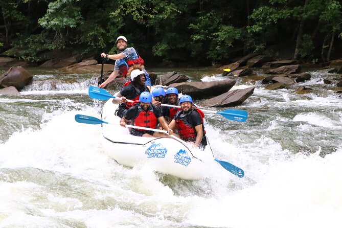 Full Ocoee River Rafting Adventure With Catered Shore Lunch - Who should book this rafting trip