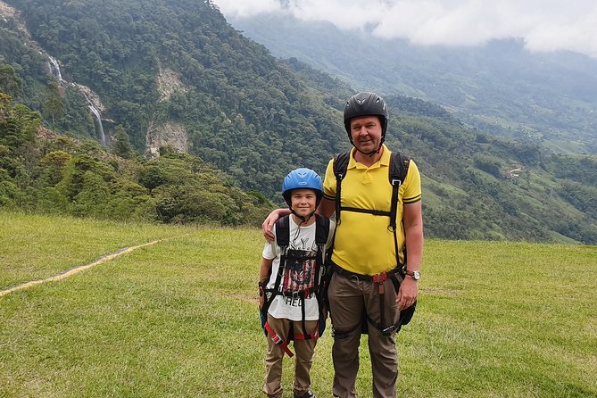 Fun RAFTING + Awesome PARAGLIDING over giant waterfalls from MEDELLIN - Who should choose this experience?