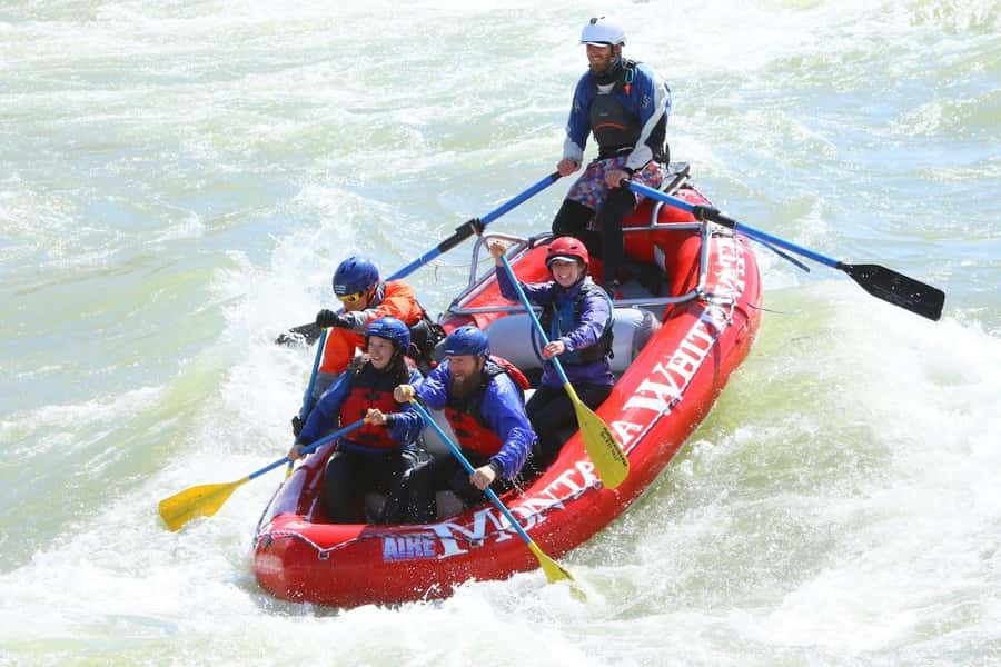 Gardiner: Full Day Raft Trip on the Yellowstone River+Lunch - Getting Fitted in Gardiner