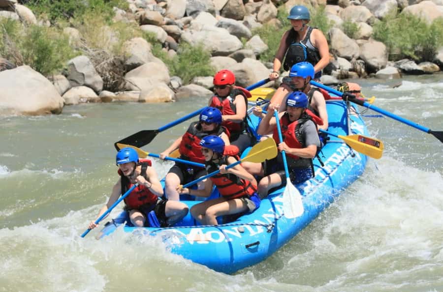 Gardiner: Full Day Raft Trip on the Yellowstone River+Lunch - What $165 Gets You