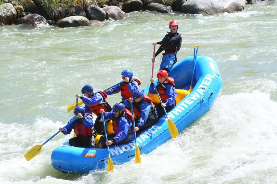 Gardiner: Full Day Raft Trip on the Yellowstone River+Lunch - The Safety Talk and the First Miles