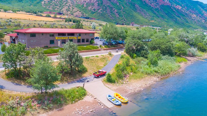 Glenwood Springs Half-Day Rafting Trip - Meeting Class III-IV rapids on the Colorado
