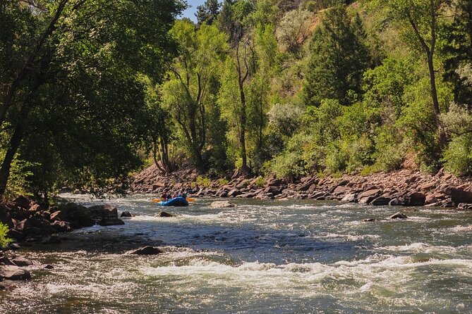 Half Day Roaring Fork Rafting - Guides make the difference for first-time rafters