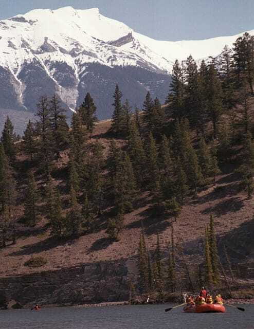 Jasper: Jasper National Park Easy 2-Hour Rafting Trip - Boarding a 25-foot raft with no paddling required