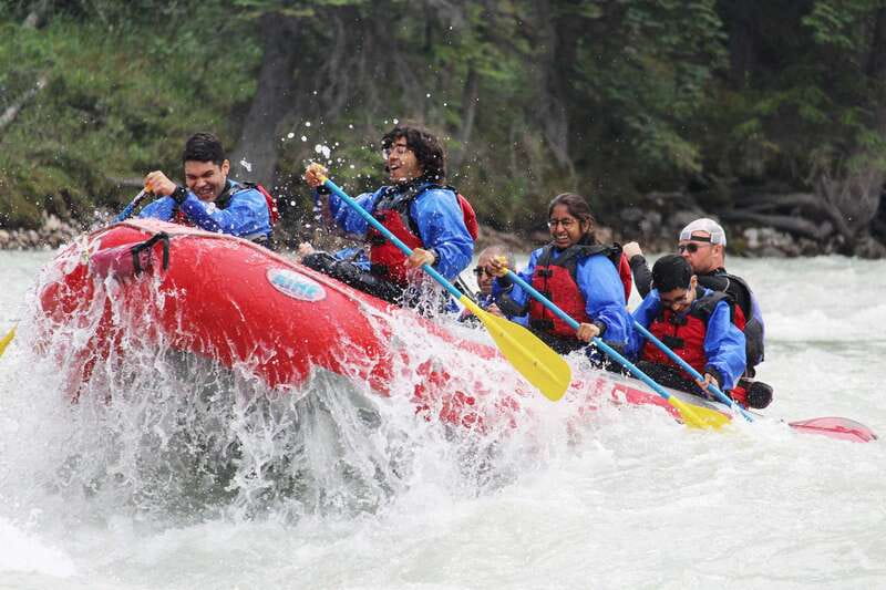Jasper National Park Family Friendly Rafting Adventure - The 15-minute ride to the river