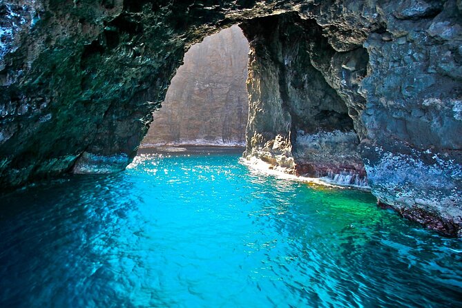 Kauai: Nā Pali Coast Zodiac Raft Expedition and Snorkeling - Why the Zodiac gives you a closer look at Nā Pali