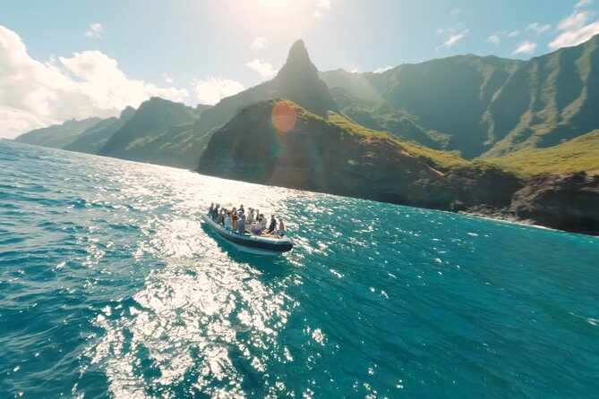 Kauai: Nā Pali Coast Zodiac Raft Expedition and Snorkeling - Dolphins, turtles, and winter humpback whales