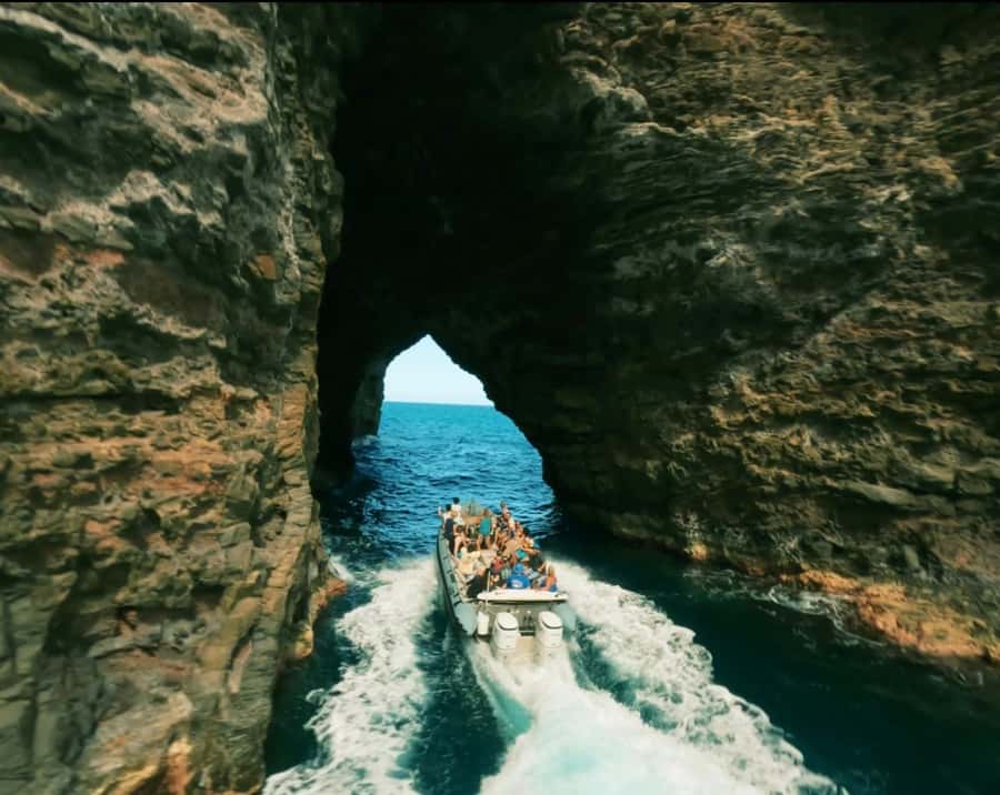 Kauai: Nā Pali Coast Zodiac Raft Sea Caves + Snorkel - What the 30-foot Zodiac ride is really like