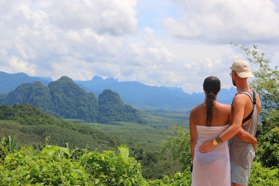 Khao Lak: Khao Sok Bamboo Rafting and Elephant Bathing Trip - Thai lunch beside the river